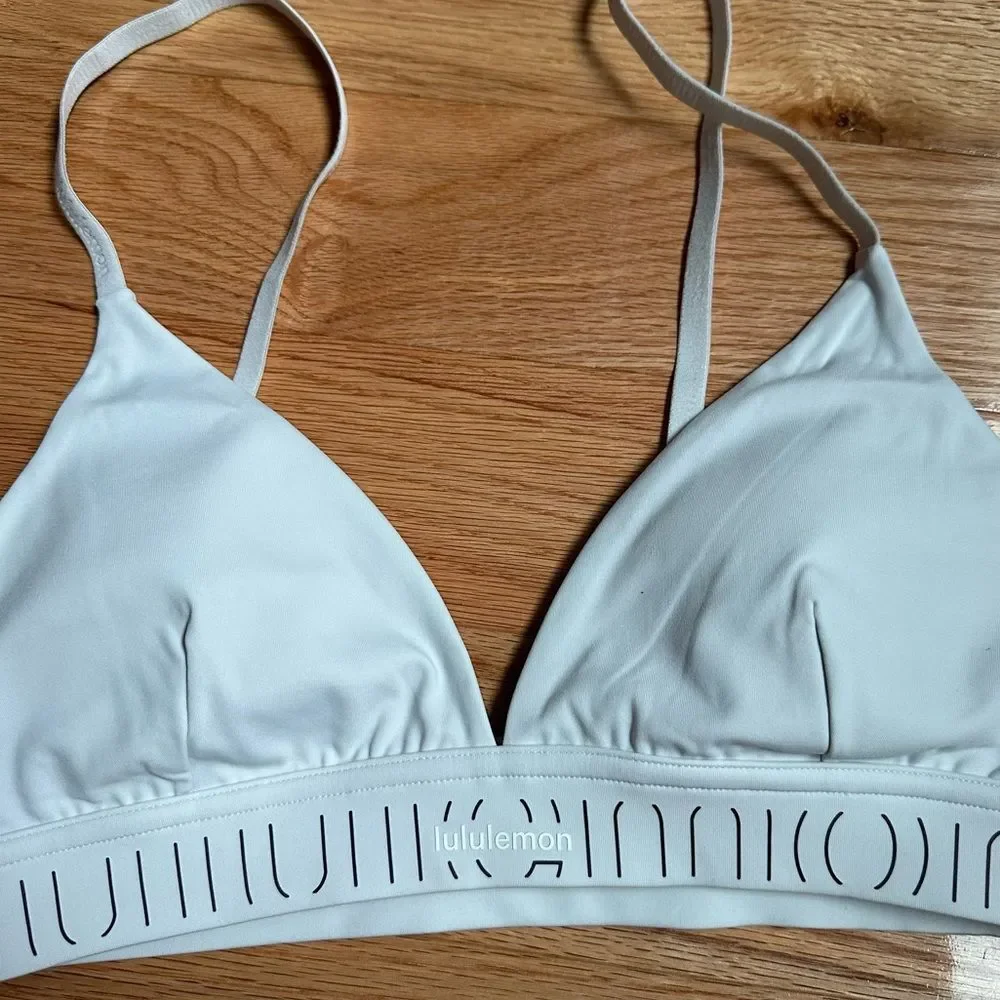 NWT 6 Lululemon License To Train Triangle Bra A/B Cup Vapor Convertible Sports